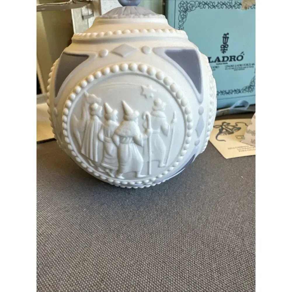 NOS 1988 Lladro Bola Navidad Porcelain Christmas Ornament Blue White 1603 w/box